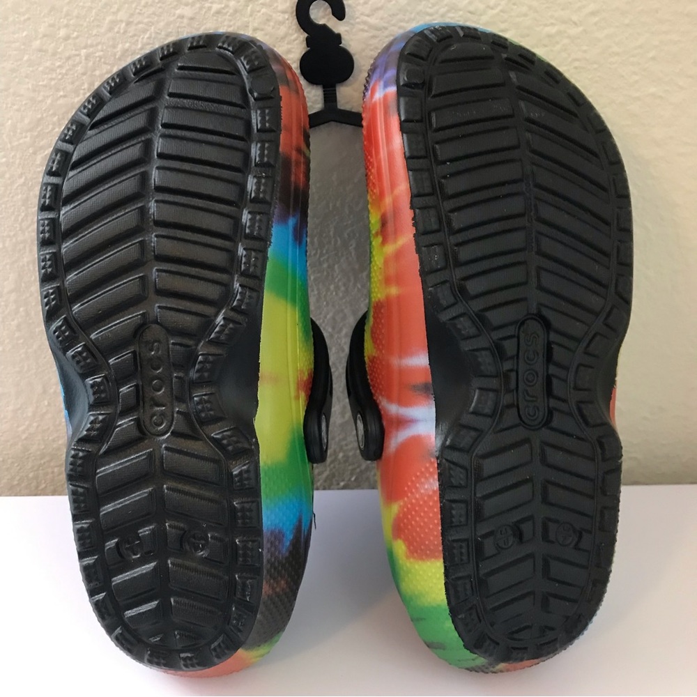Crocs Classic Tie Dye Lined Clogs Shoes - Picture 11 of 14
